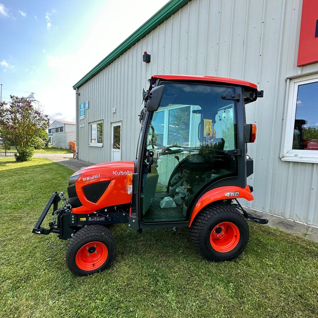 Kubota BX-261 CAB side